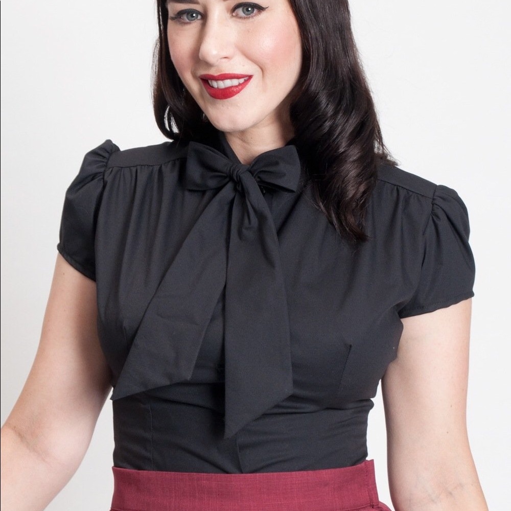 NWOT Heart of Haute Estelle Blouse in Black